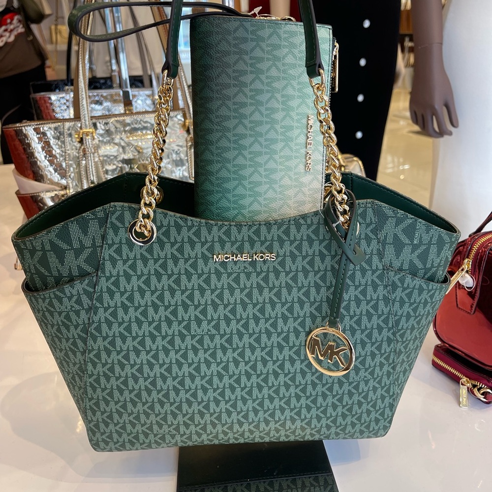 MICHAEL KORS JST Lg Chain Shoulder Tote & Double Zip Wristlet Wallet
Moss
NWT - Picture 4 of 16